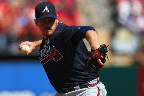 ST. LOUIS, MO – MAY 13: Reliever Chad Durbin #32 of the Atlanta Braves pitches against the St. Louis Cardinals. (Photo by Dilip Vishwanat/Getty Images)