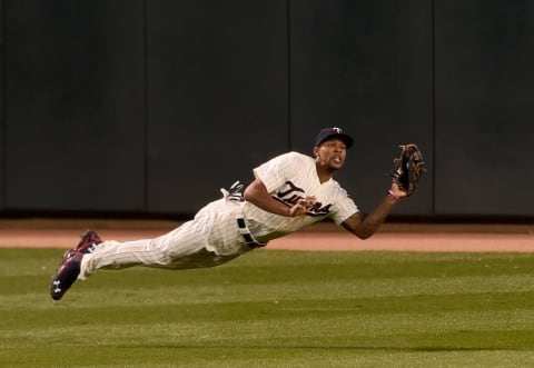 MINNEAPOLIS, MN – SEPTEMBER 03: Byron Buxton #25 of the Minnesota Twins makes a catch in center field of the ball hit by Avisail Garcia #26 of the Chicago White Sox during the fourth inning of the game on September 3, 2016 at Target Field in Minneapolis, Minnesota. (Photo by Hannah Foslien/Getty Images)