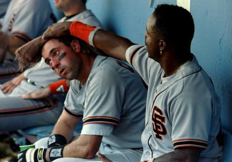 Giants OF Barry Bonds with Will Clark in 1993. They fell 1 game short of the Atlanta Braves on the next day. (Photo credit: VINCE BUCCI/AFP via Getty Images)