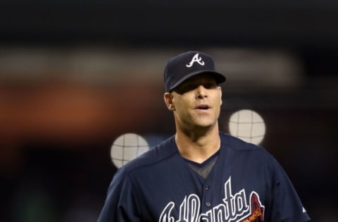 PHOENIX, AZ – MAY 15: Starting pitcher Tim Hudson #15 of the Atlanta Braves during the MLB game against the Arizona Diamondbacks at Chase Field on May 15, 2013 in Phoenix, Arizona. (Photo by Christian Petersen/Getty Images)