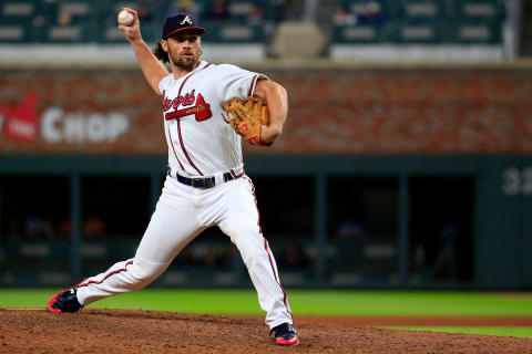 Atlanta Braves’ super-utility man Charlie Culberson pitched a shutout inning in relief this season but lacked enough innings to qualify for the Fielding Bible’s multi-position player award. (Photo by Daniel Shirey/Getty Images)