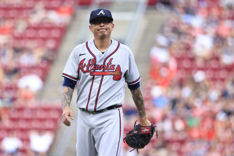 Atlanta Braves relief pitcher Jesse Chavez (Photo by Justin Casterline/Getty Images)