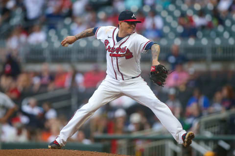 Atlanta Braves relief pitcher Jesse Chavez (Photo by Brett Davis/Getty Images)