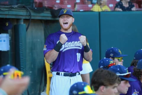 The Atlanta Braves signed 3B/C Nick Clarno as an undrafted free agent.