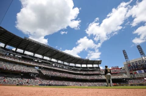 May 25, 2017; Atlanta, GA, USA; Atlanta Braves relief pitcher Sam Freeman (39) delivers a pitch to a Pittsburgh Pirates batter in the eighth inning at SunTrust Park. Mandatory Credit: Jason Getz-USA TODAY Sports