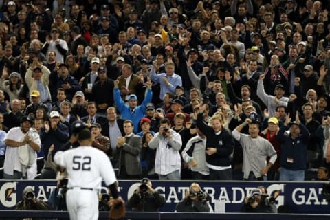 NEW YORK – OCTOBER 07: Starting pitcher CC Sabathia #52 of the New York Yankees gets a standing ovation from the crowd after being pulled out of the game in the seventh inning against the Minnesota Twins in Game One of the ALDS during the 2009 MLB Playoffs at Yankee Stadium on October 7, 2009 in the Bronx borough of New York City. (Photo by Nick Laham/Getty Images)