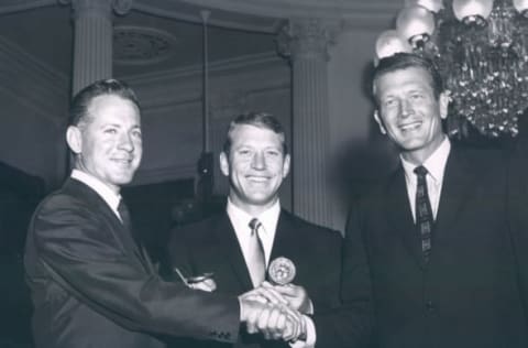 UNSPECIFIED – UNDATED: Whitey Ford and Mickey Mantle posed with New York Mayor John Lindsay in this undated photo. (Photo by Sports Studio Photos/Getty Images)