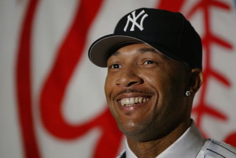 Gary Sheffield smiles after New York Yankees signing (Photo by Mark Mainz/Getty Images)