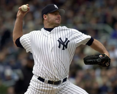 New York Yankees’ pitcher Roger Clemens (Photo credit should read HENNY RAY ABRAMS/AFP via Getty Images)