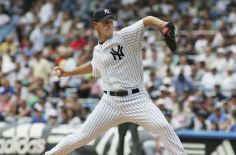 NEW YORK – AUGUST 10: Aaron Small #31 of the New York Yankees pitches against the Chicago White Sox during their game on August 10, 2005 at Yankee Stadium in the Bronx, New York. (Photo by Al Bello/Getty Images)