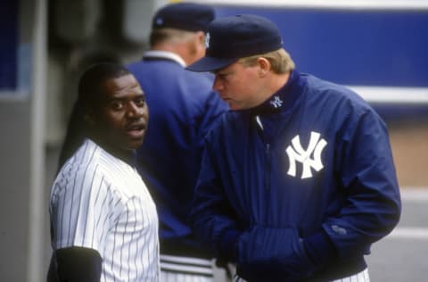 NEW YORK - CIRCA 1992: Charlie Hayes #28 of the New York Yankees talks with his manager Buck Showalter #11 during an Major League Baseball game circa 1992 at Yankee Stadium in the Bronx borough of New York City. Hayes played for the Yankees in 1992 and from 1996-97. (Photo by Focus on Sport/Getty Images)