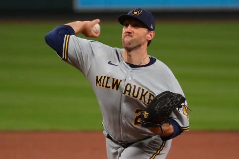 Josh Lindblom #29 of the Milwaukee Brewers (Photo by Dilip Vishwanat/Getty Images)