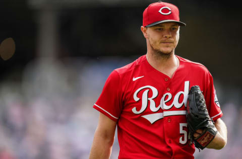 MINNEAPOLIS, MN - SEPTEMBER 27: Sonny Gray #54 of the Cincinnati Reds looks on against the Minnesota Twins on September 27, 2020 at Target Field in Minneapolis, Minnesota. (Photo by Brace Hemmelgarn/Minnesota Twins/Getty Images)