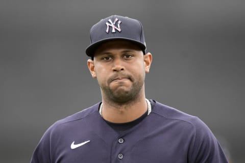 DUNEDIN, FLORIDA – MARCH 21: Aaron Hicks #31 of the New York Yankees looks on prior to the game between the Toronto Blue Jays and the Detroit Tigers during a spring training game at TD Ballpark on March 21, 2021 in Dunedin, Florida. (Photo by Douglas P. DeFelice/Getty Images)