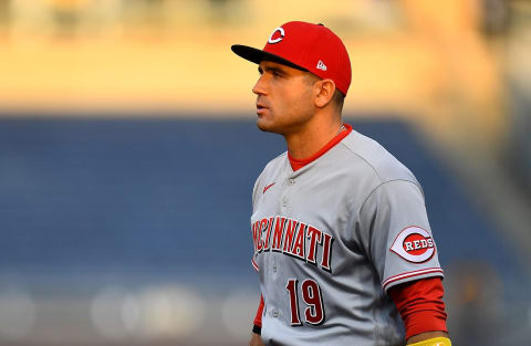 Joey Votto #19 of the Cincinnati Reds (Photo by Joe Sargent/Getty Images)