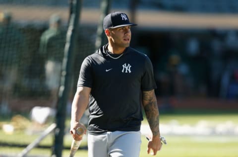 OAKLAND, CALIFORNIA - AUGUST 25: Gleyber Torres #25 of the New York Yankees takes batting practice before the game against the Oakland Athletics at RingCentral Coliseum on August 25, 2022 in Oakland, California. (Photo by Lachlan Cunningham/Getty Images)