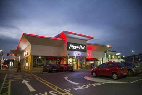 The front exterior of a Pizza Hut restaurant