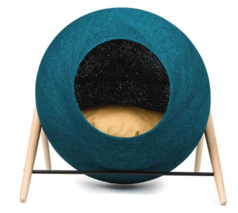 The Peacock Ball cat bed by Meyou Paris